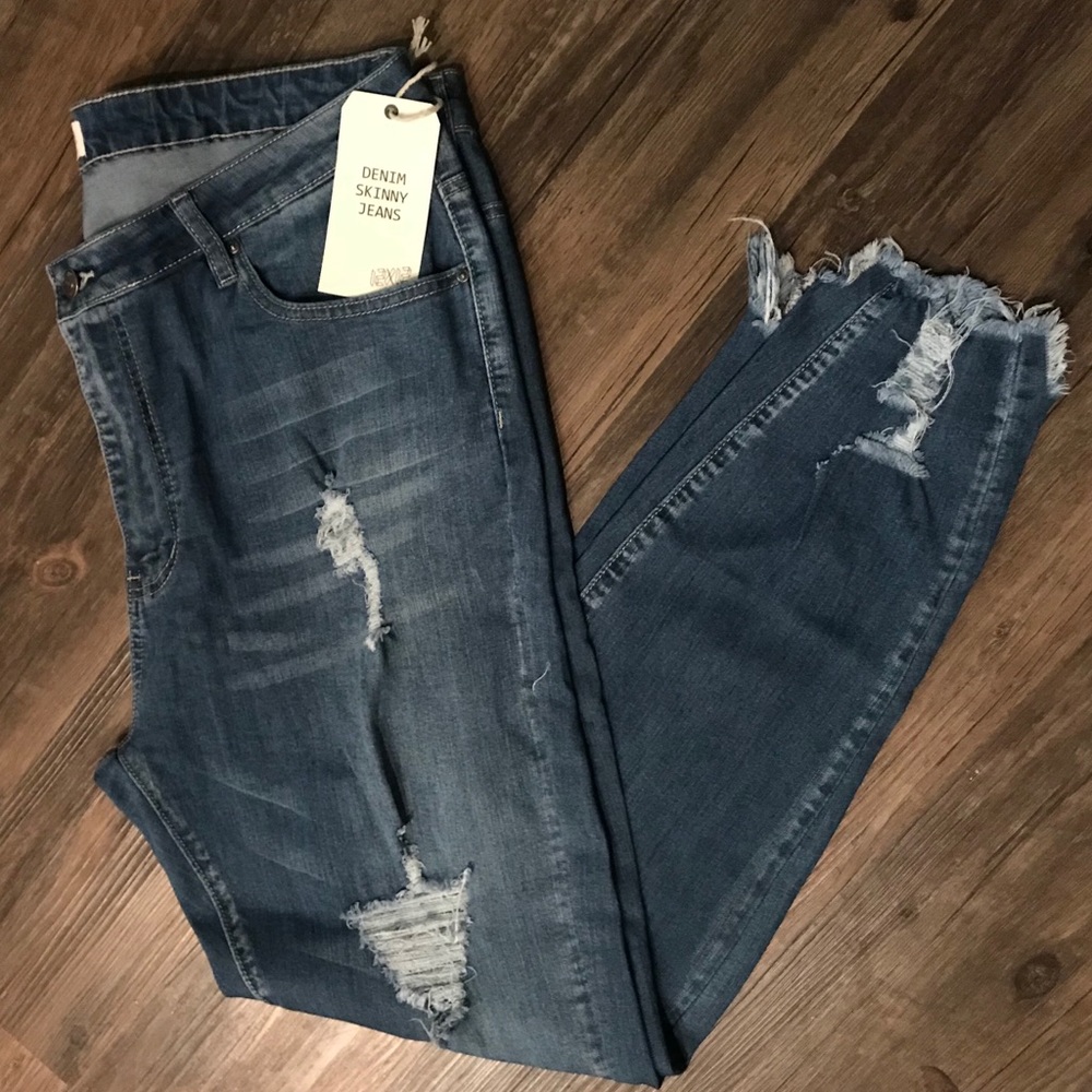 12X12 Plus Destructed Light Wash Jeggings